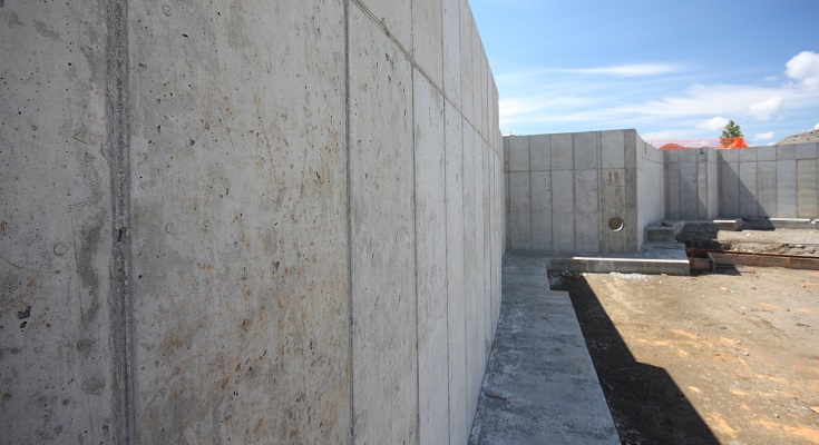 Mass Concrete Wall Example